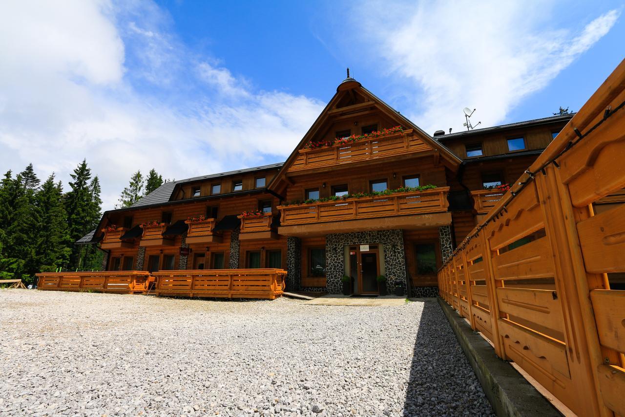 Horsky Hotel Kristina Hrustin Exterior foto